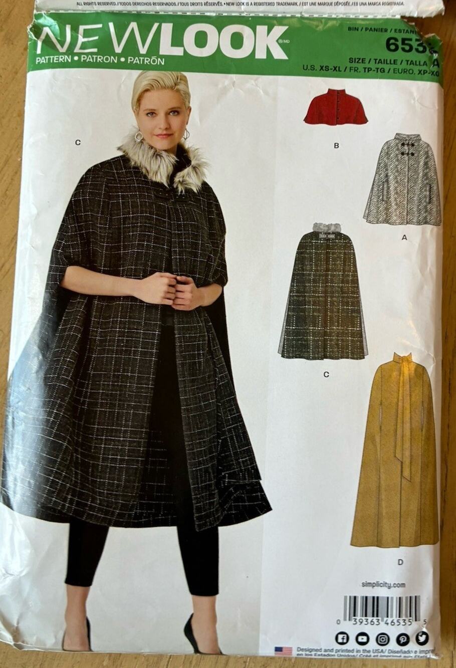 Sew Pattern Capes, capelets, ponchos, military fur, tie collar Simplicity 6535